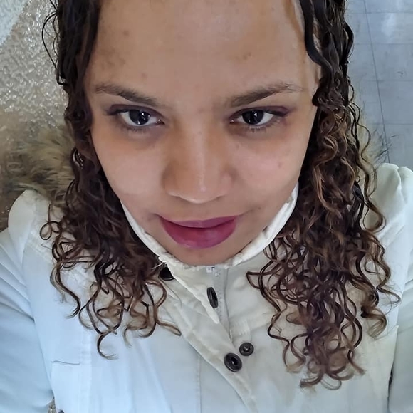 Meet your Posher, Jazmin - Picture 1 of 1